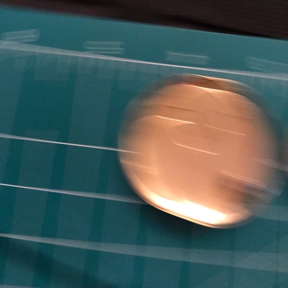 Vintage 1980’s large gold tone pierced button earrings bronze & black gold trim - Picture 4 of 4